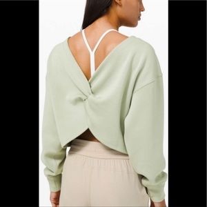 Lululemon Twist Back to Front Pullover